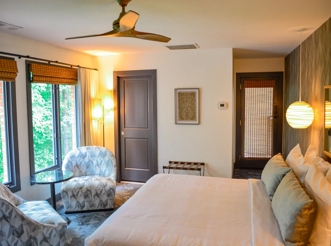 Main Inn Rooms - Iris Inn