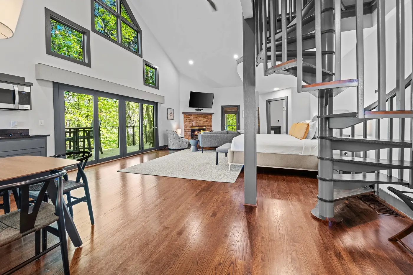 Deep Woods Cottage Room.