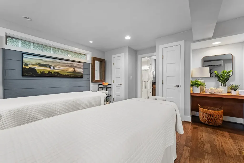 Minimalist white bedroom.